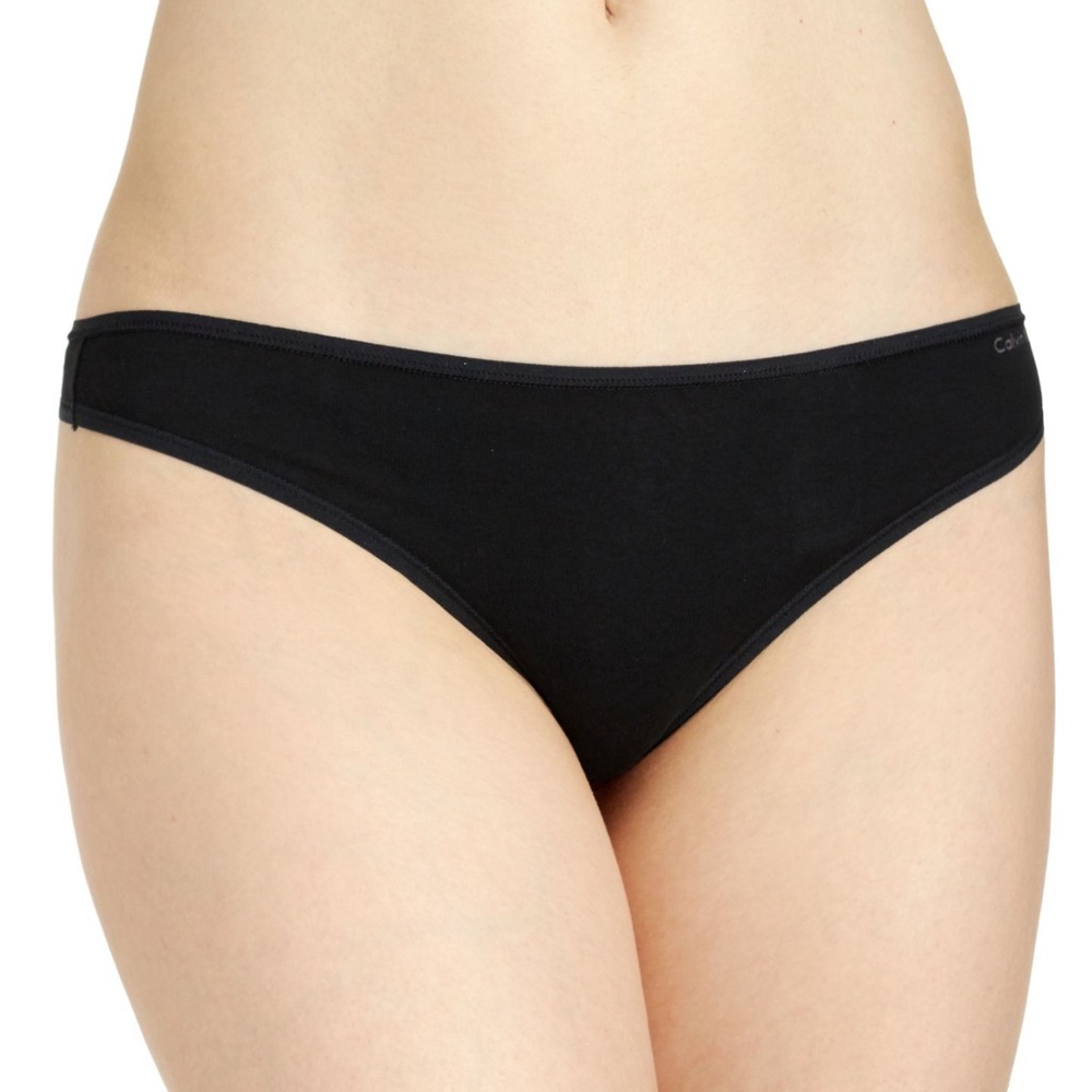 Calvin Klein Women's Form Thong